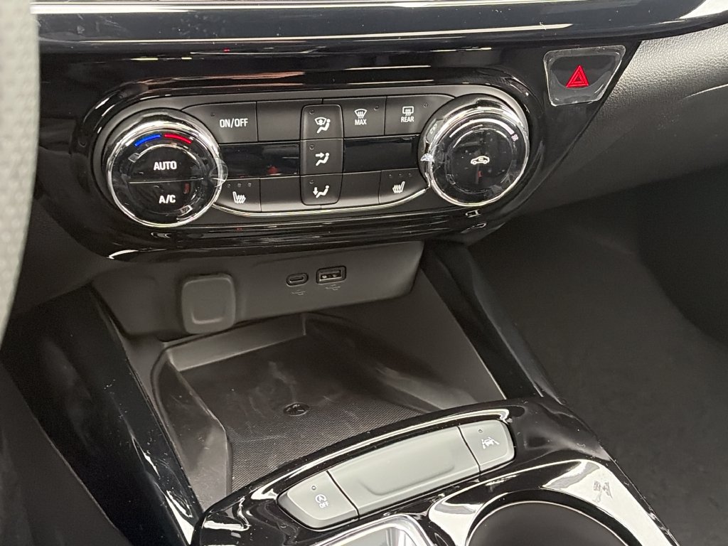 New 2026 Chevrolet Trax RS w/ Sunroof Package FWD image 19