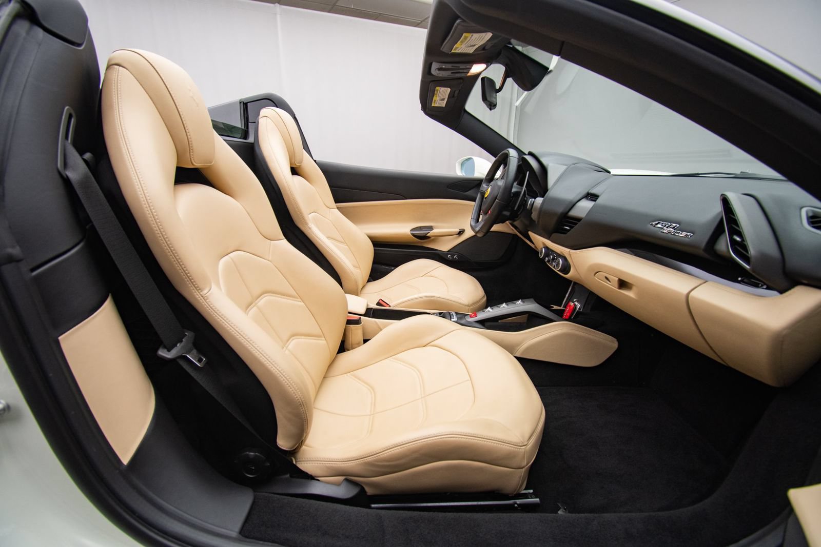 Used 2018 Ferrari 488 Spider RWD image 21