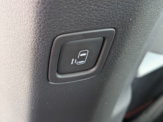 Used 2024 Kia Carnival LX FWD image 14