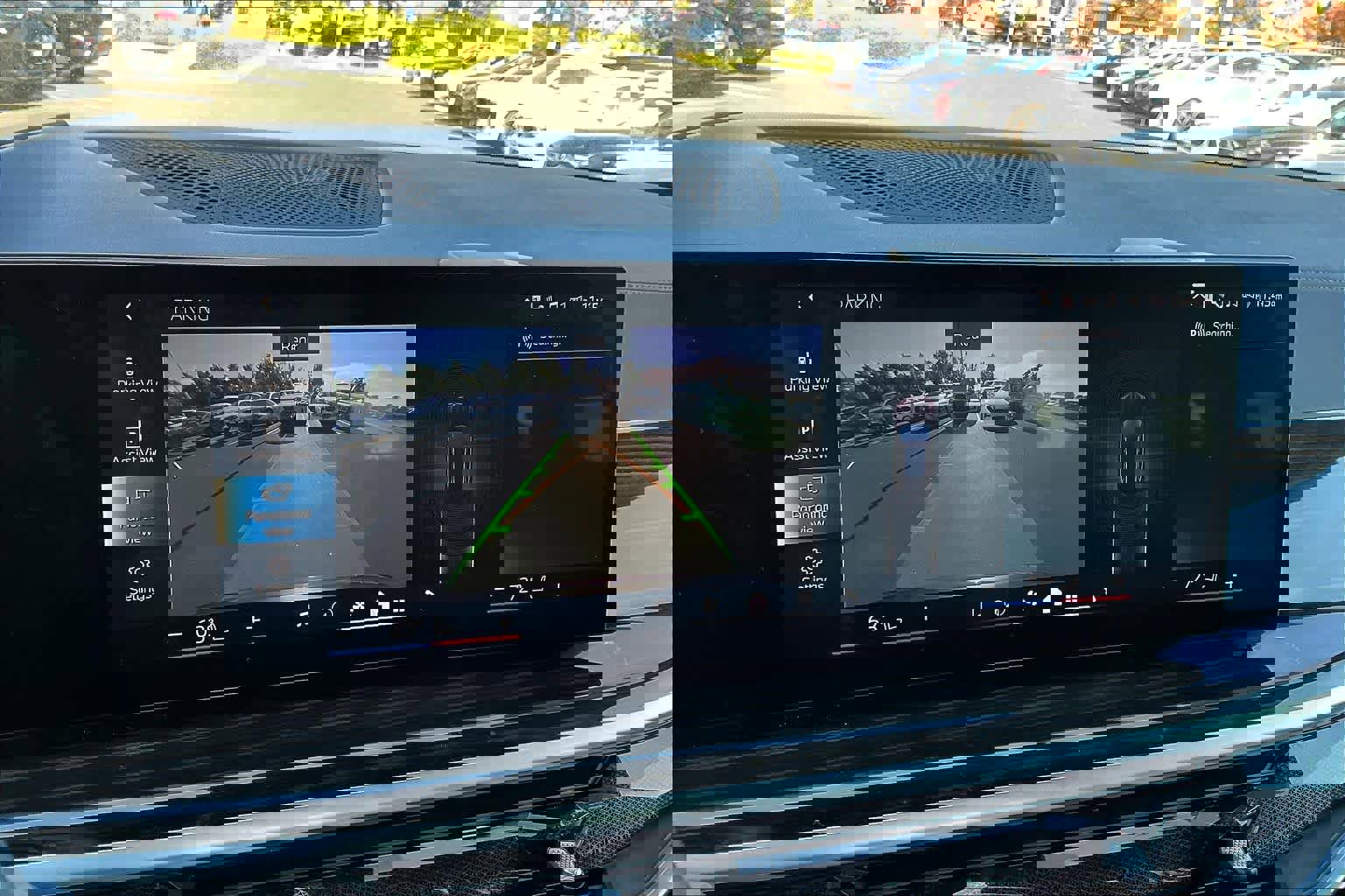 Used 2025 BMW X5 xDrive50e w/ Premium Package image 25