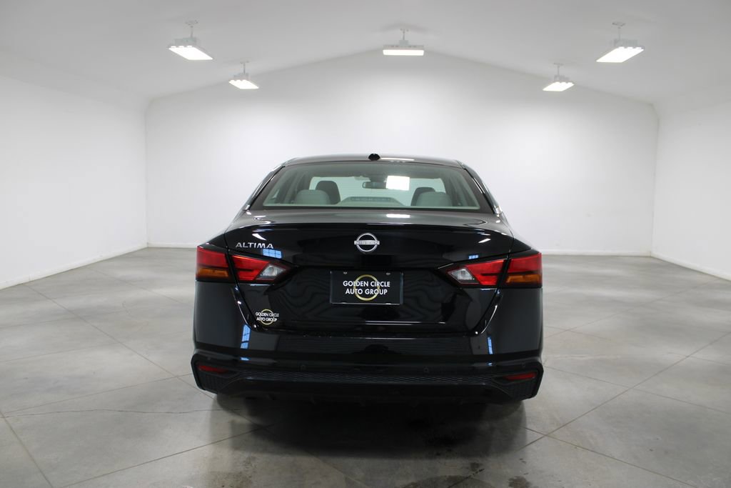 Used 2025 Nissan Altima 2.5 SV image 8