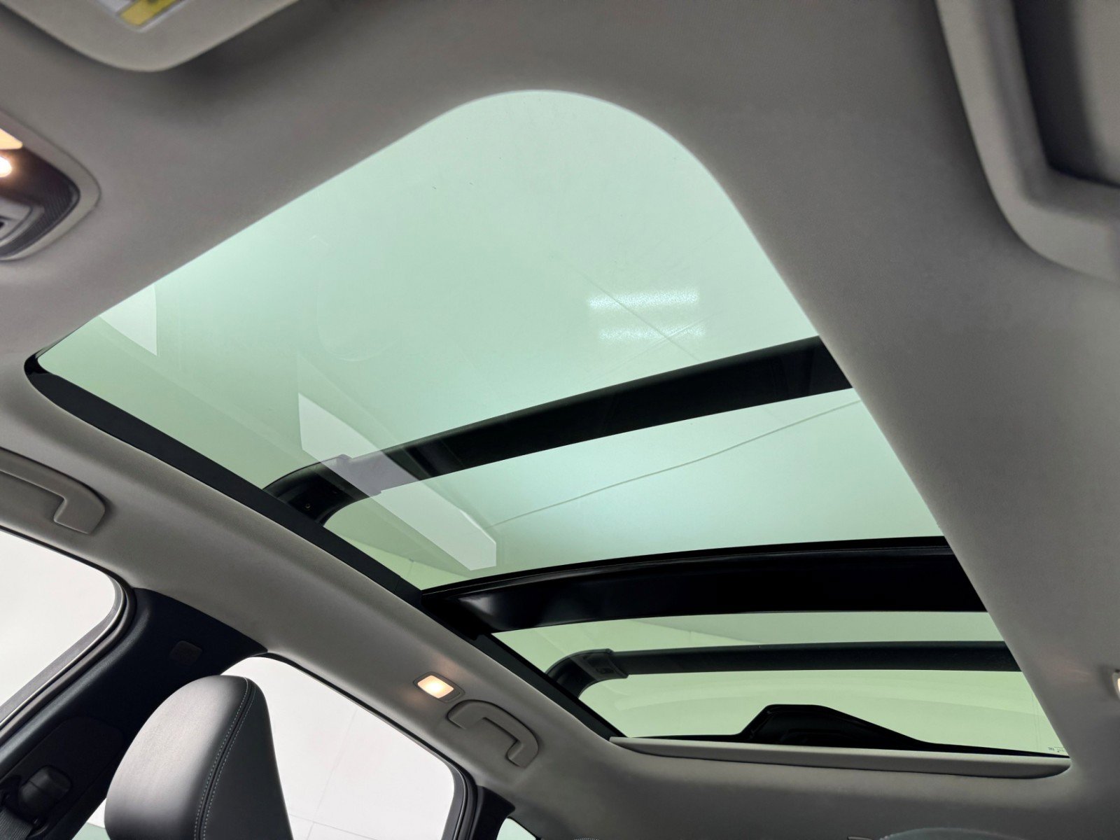 Used 2023 INFINITI QX50 Sensory w/ Accent Package image 12