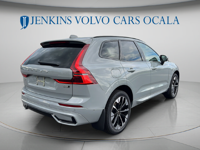 New 2027 Volvo XC60 B5 Plus AWD/4WD image 3