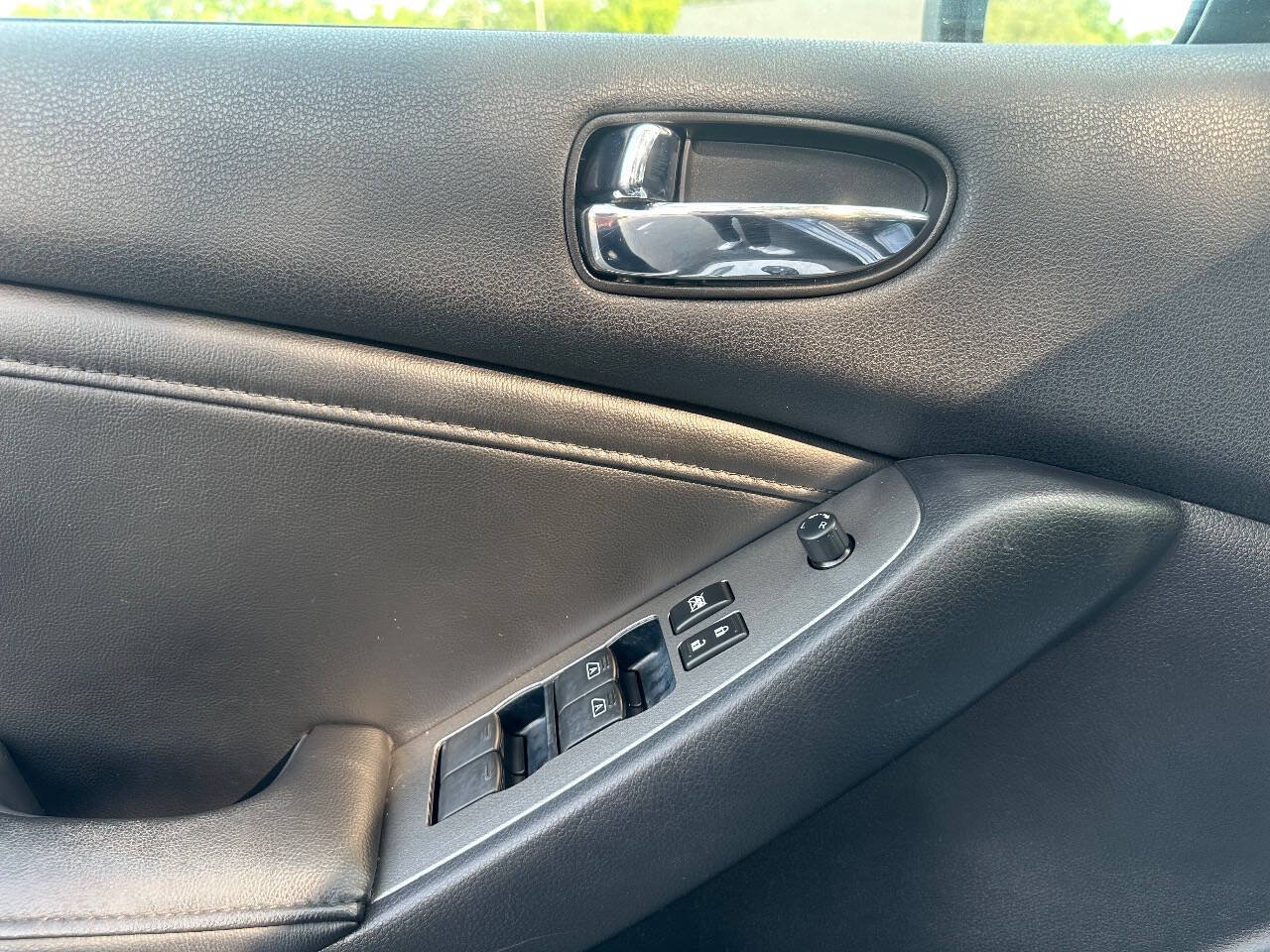 Used 2012 Nissan Altima 3.5 SR w/ Sport Pkg FWD image 11