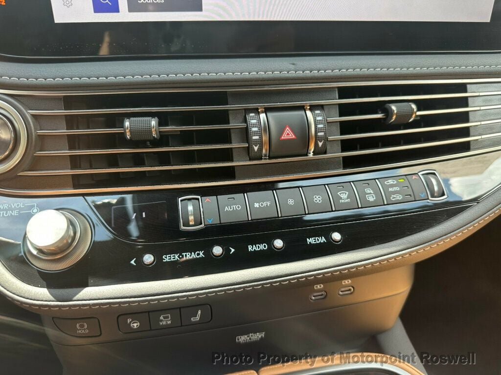 Used 2024 Lexus LS 500h AWD w/ Luxury Package image 20