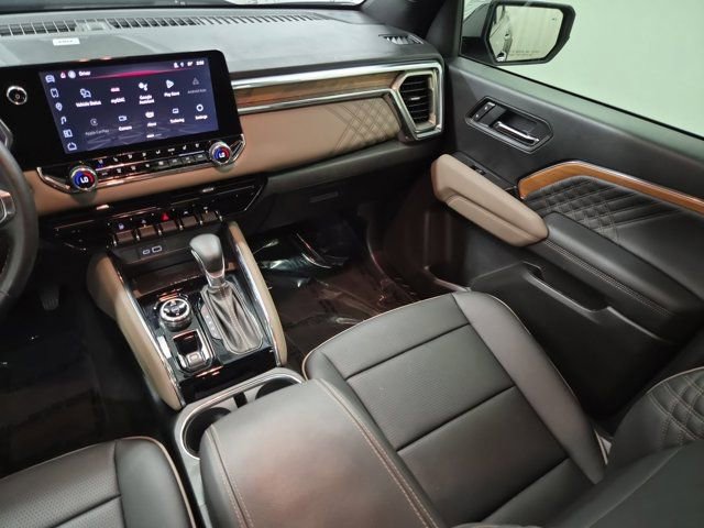 Used 2025 GMC Canyon Denali image 15