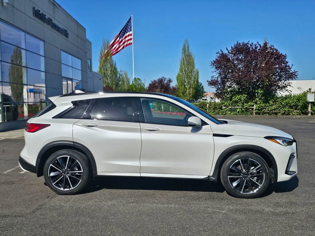 Used 2023 INFINITI QX50 Sport AWD/4WD image 8