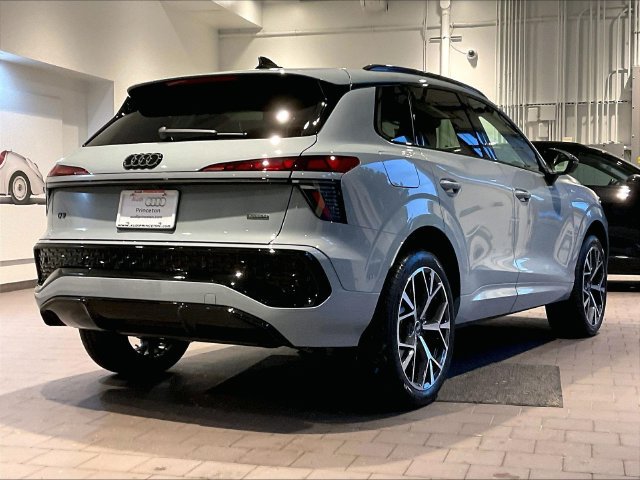 New 2026 Audi Q3 quattro 2.0T AWD/4WD image 2