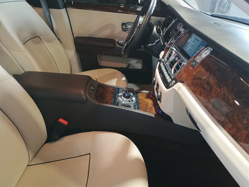 Used 2013 Rolls-Royce Ghost RWD image 44