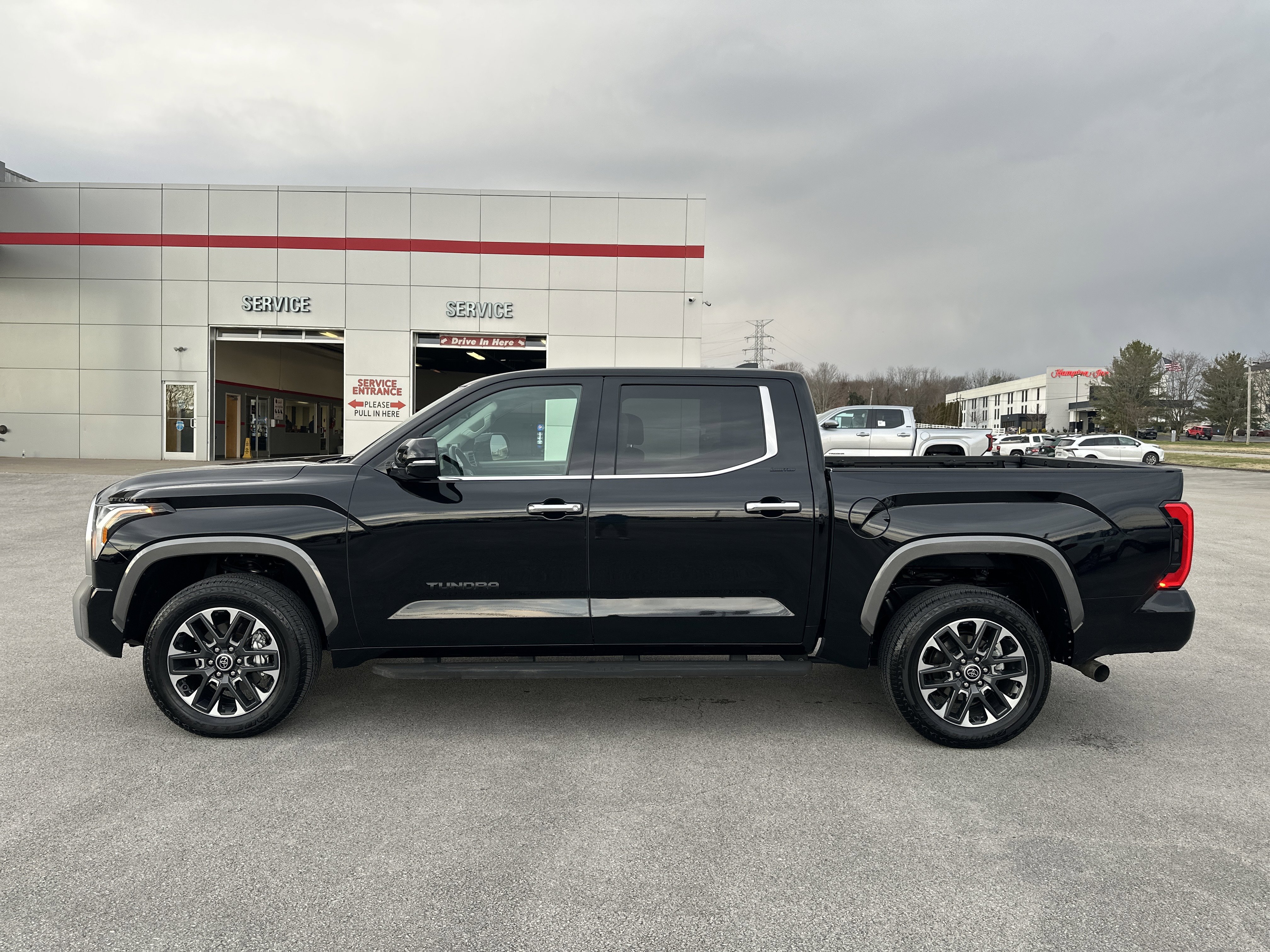 Used 2024 Toyota Tundra Limited image 8