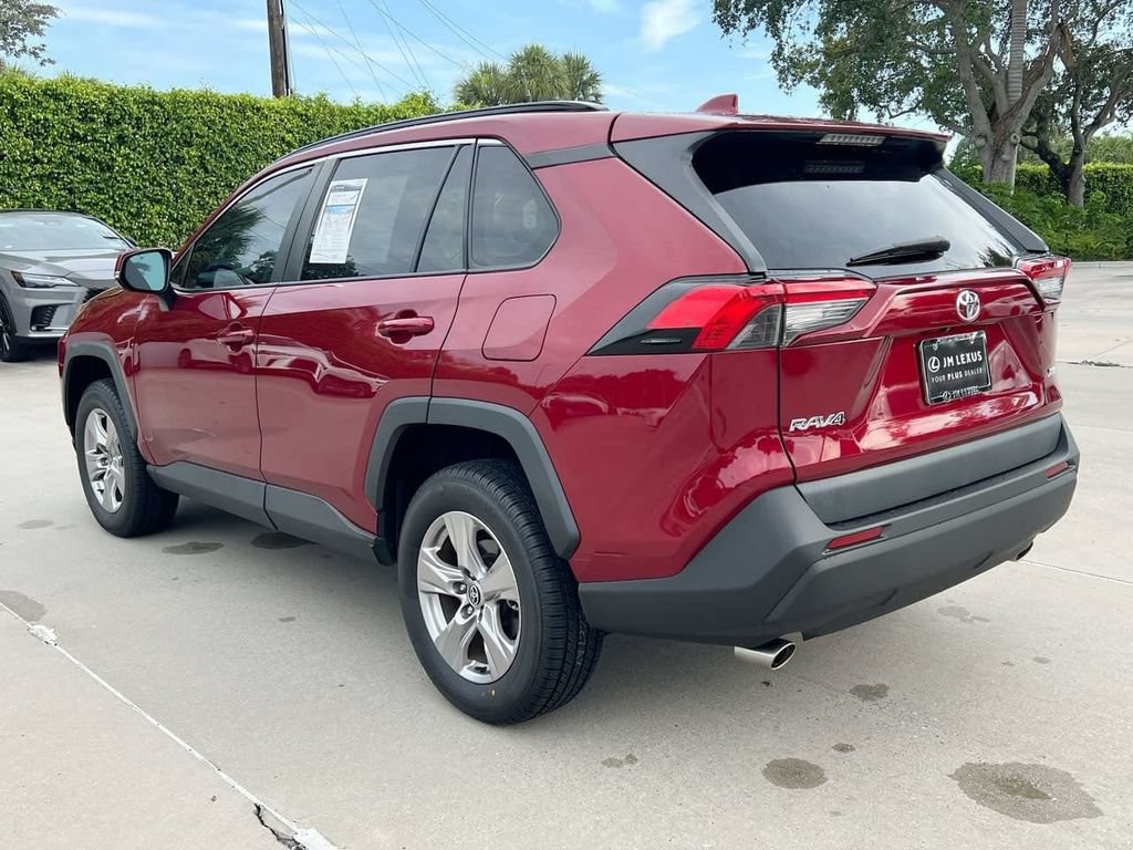 Used 2023 Toyota RAV4 XLE w/ Convenience Package FWD image 5
