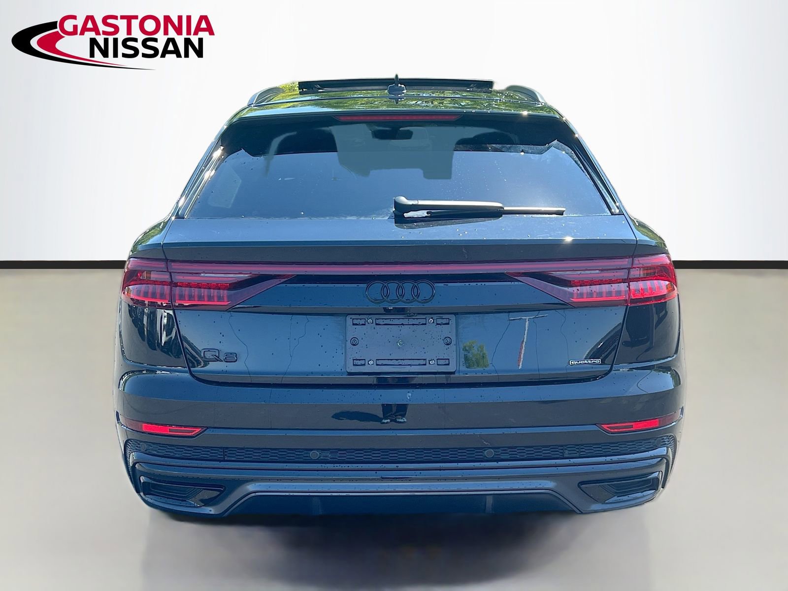 Used 2022 Audi Q8 Prestige image 9
