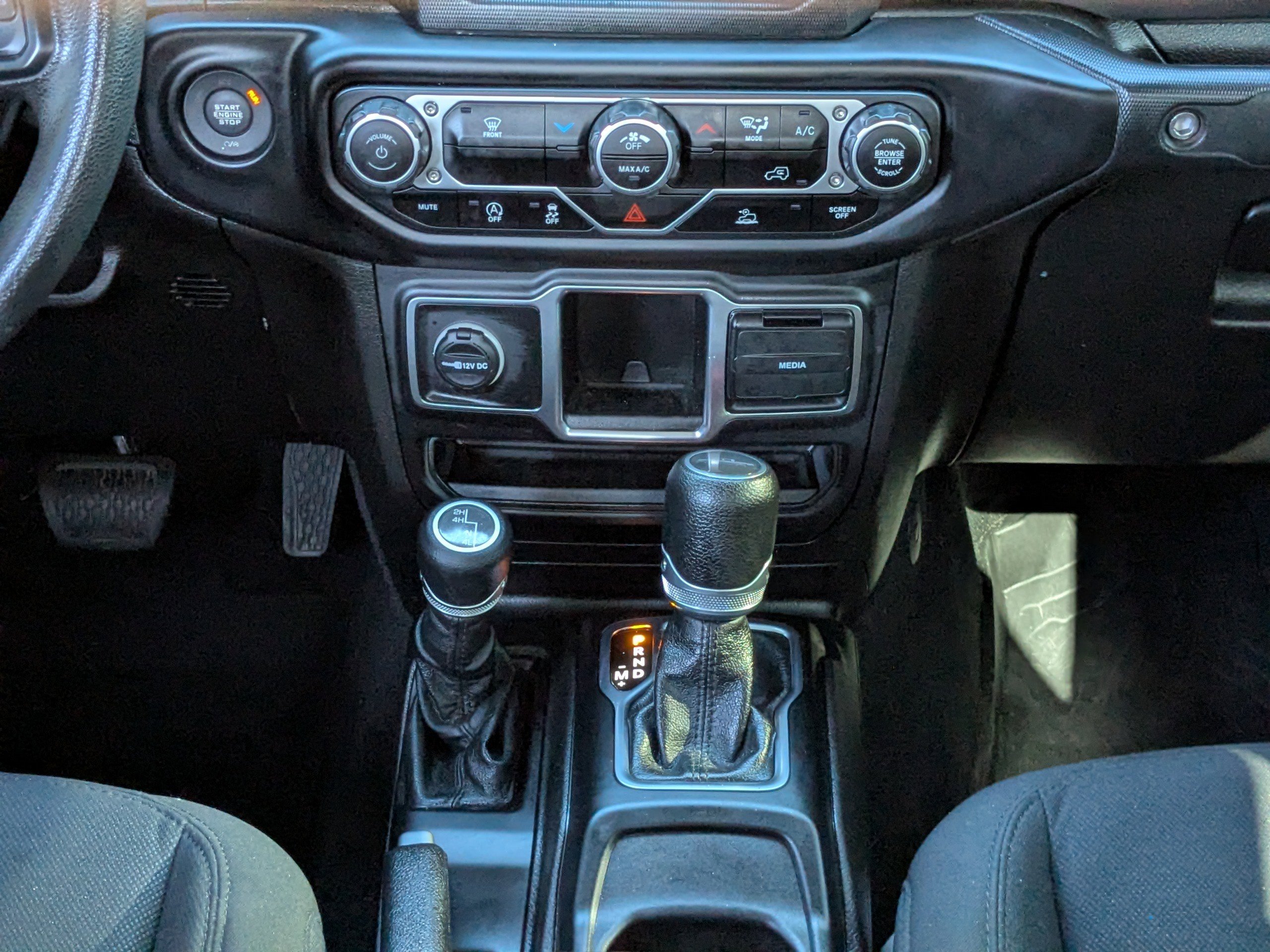 Certified 2023 Jeep Gladiator Sport image 18