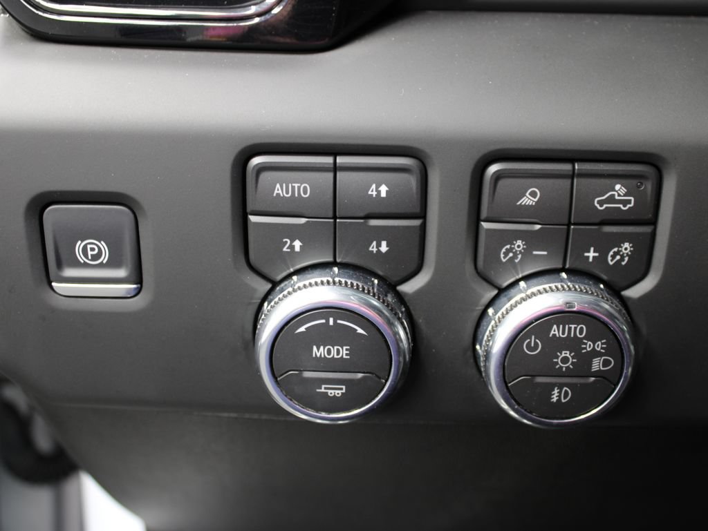 Used 2026 GMC Sierra 2500 AT4 w/ Technology Package AWD/4WD image 65