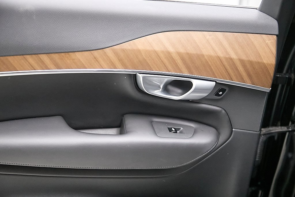 Certified 2024 Volvo XC90 B6 Plus w/ Protection Package image 21