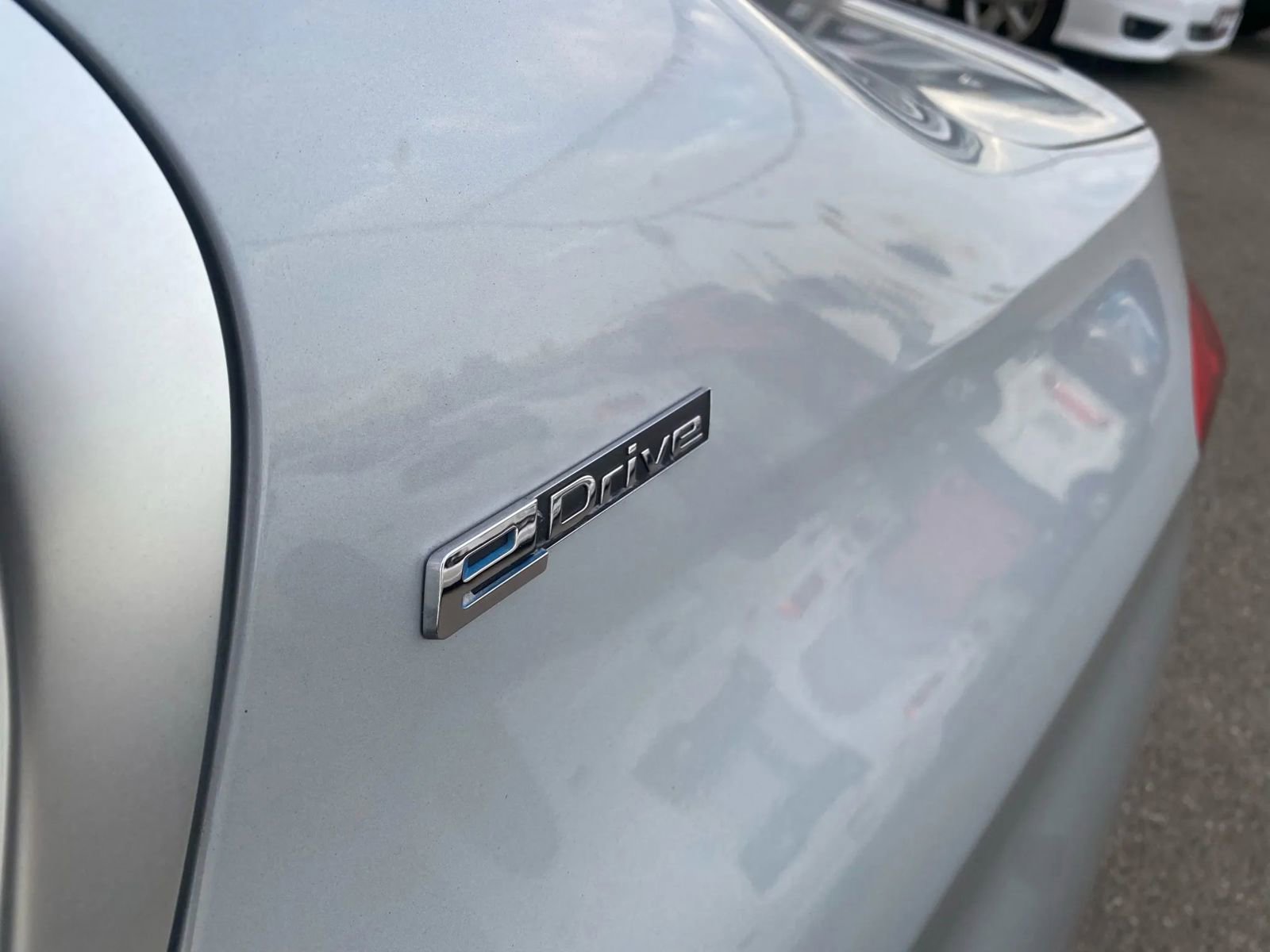 Used 2017 BMW 330e w/ Driver Assistance Package RWD image 13