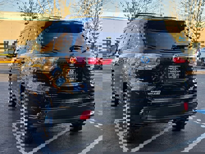 Used 2015 Toyota Highlander Limited Platinum image 7