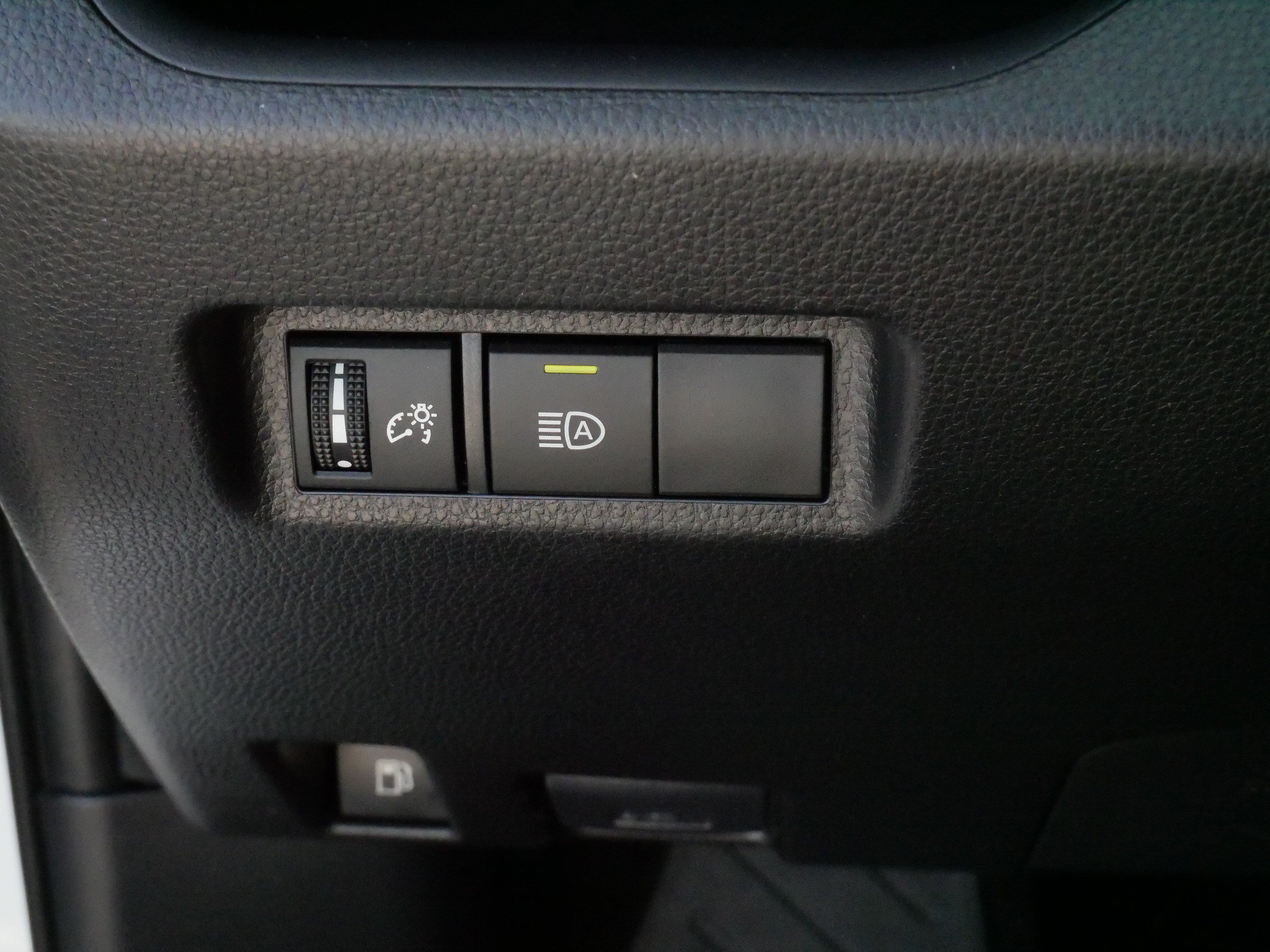 Certified 2024 Toyota RAV4 SE AWD/4WD image 27
