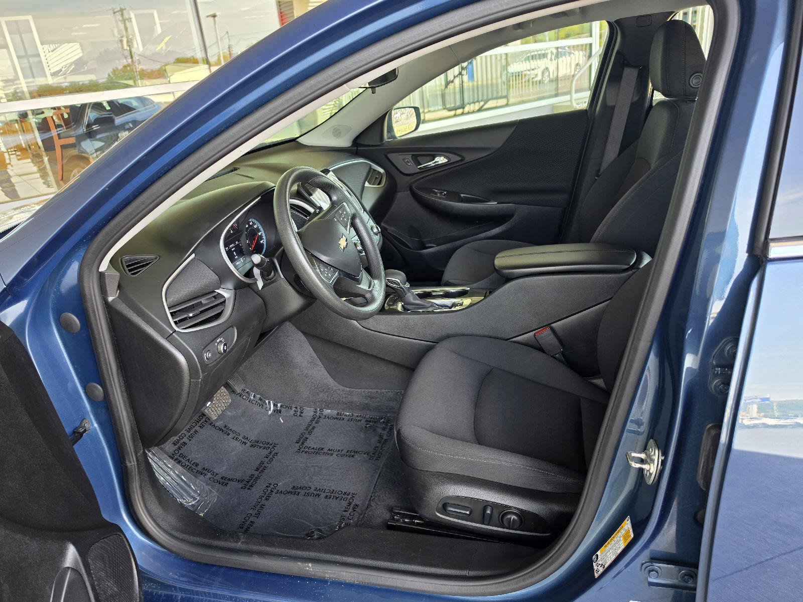 Used 2025 Chevrolet Malibu LT FWD image 12