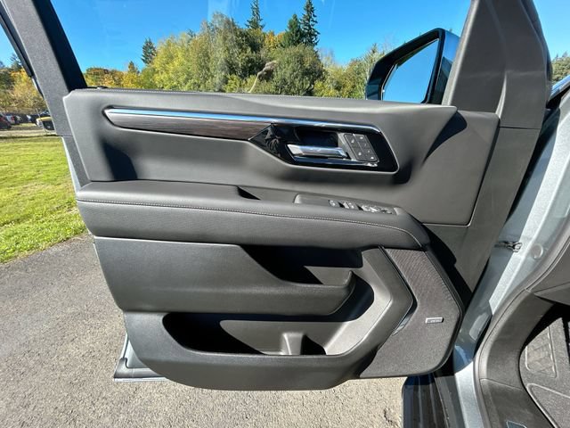 New 2026 Chevrolet Tahoe Premier w/ Sun And Tow Package AWD/4WD image 23