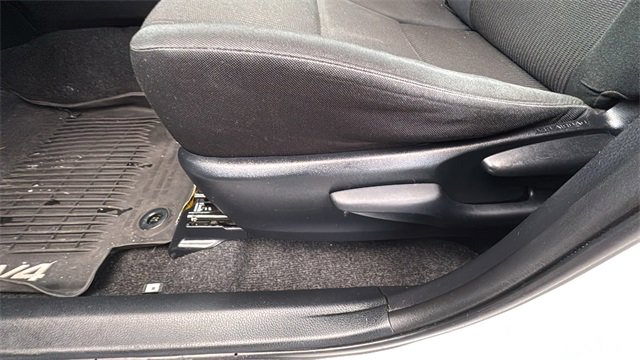 Used 2018 Toyota RAV4 LE image 24