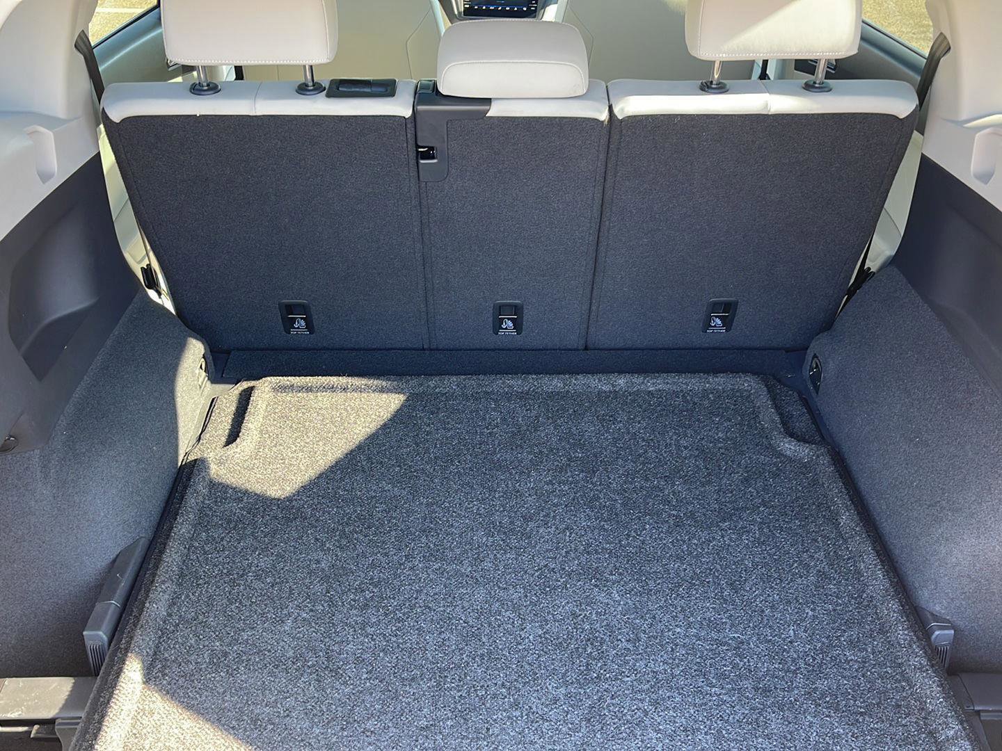 Used 2023 Volkswagen Tiguan SE w/ Panoramic Sunroof Package image 33