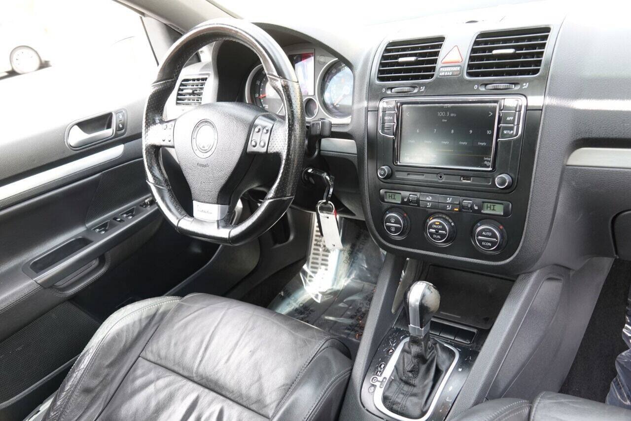 Used 2007 Volkswagen GTI 4-Door FWD image 60