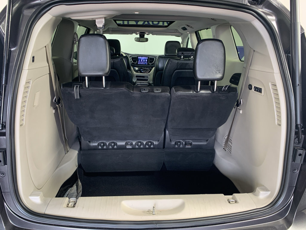 Used 2019 Chrysler Pacifica Limited FWD image 33