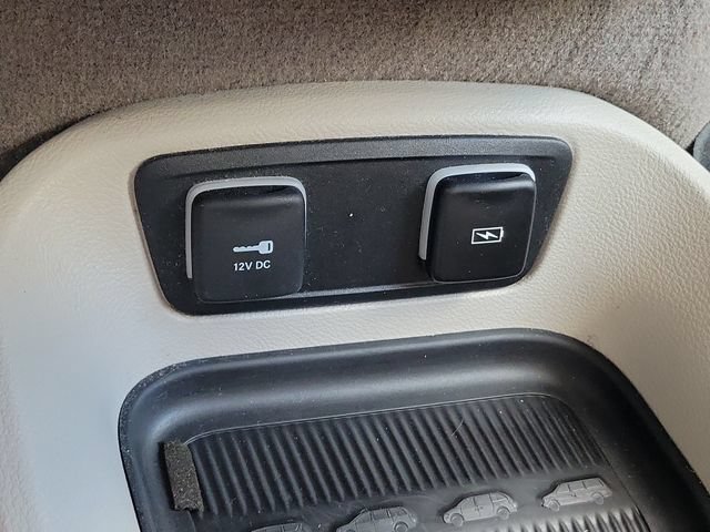 Used 2021 Chrysler Pacifica Touring-L FWD image 34