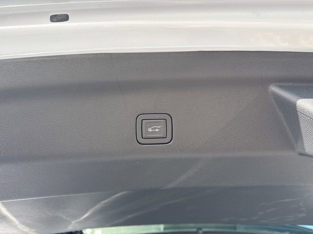 Used 2026 Cadillac Escalade Sport w/ Touring Package image 17