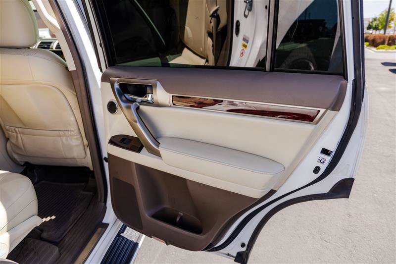 Used 2017 Lexus GX 460 Luxury AWD/4WD image 30