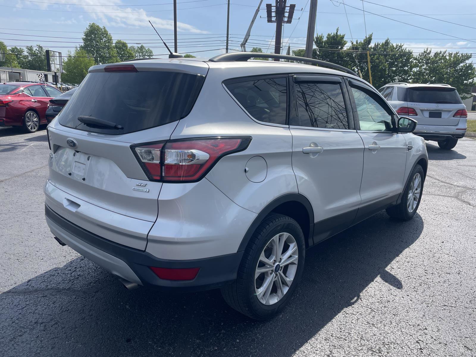 Used 2018 Ford Escape SE FWD image 4