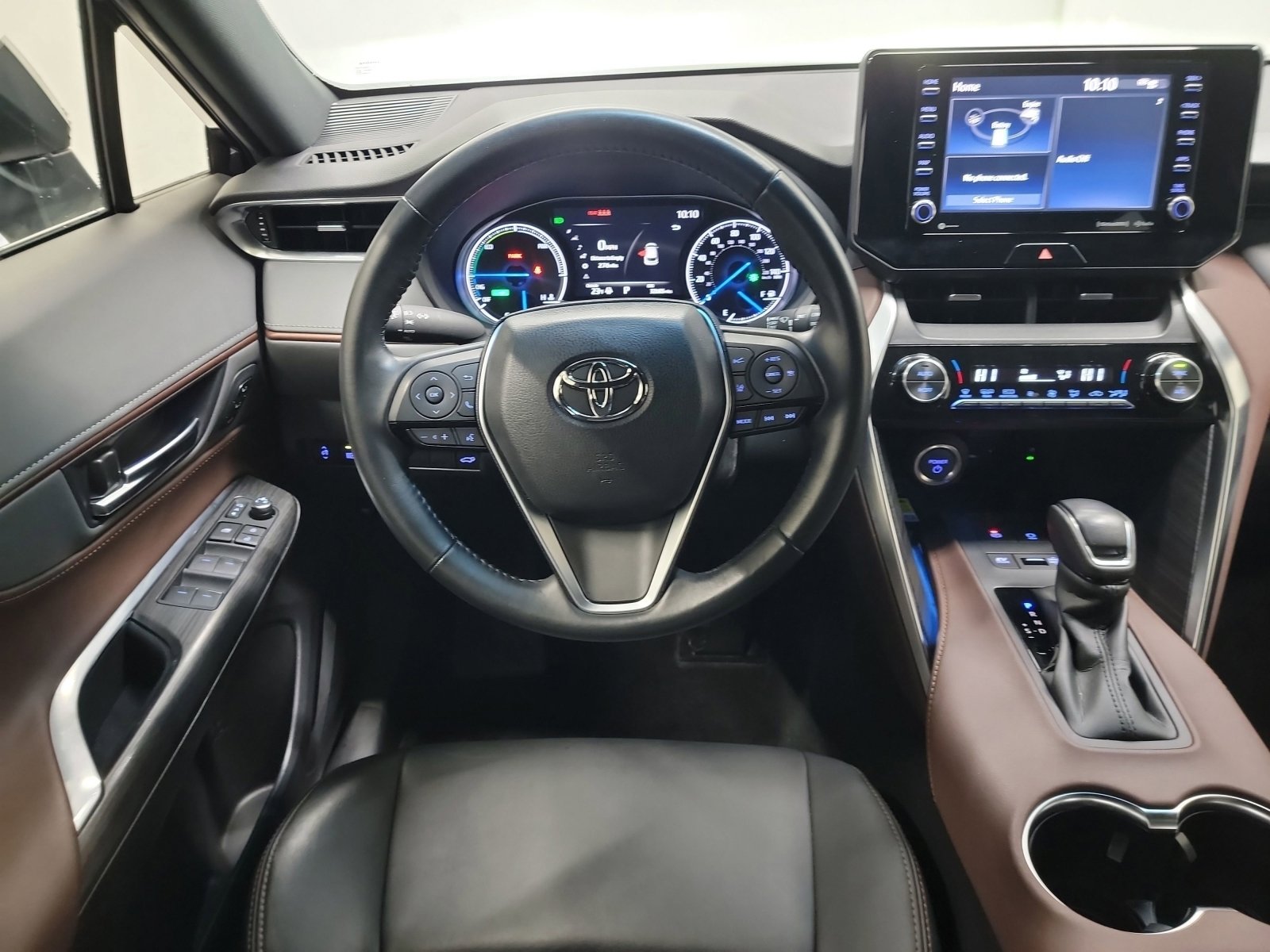 Used 2022 Toyota Venza XLE image 16