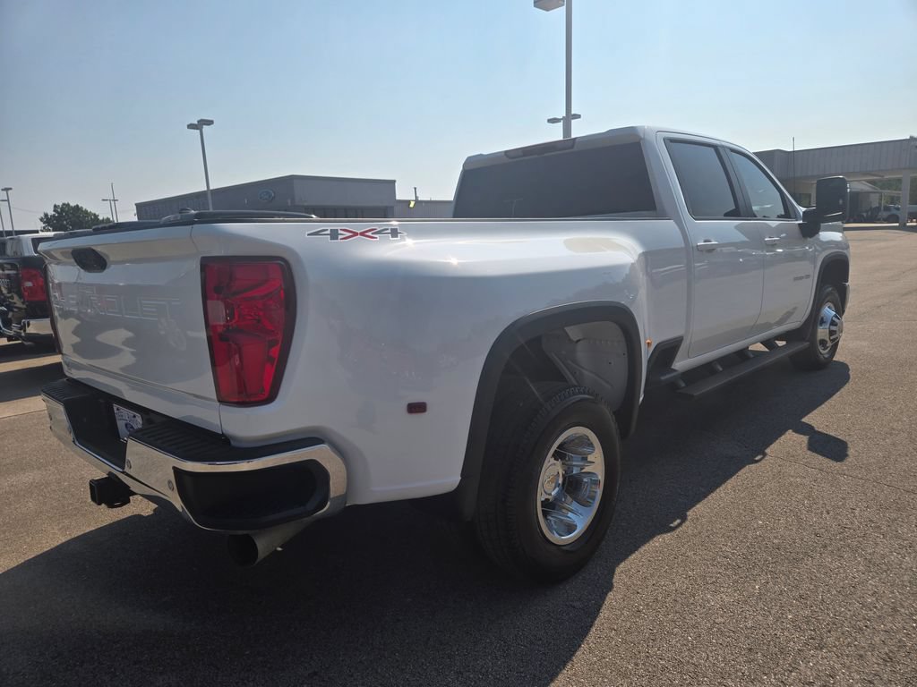 Used 2025 Chevrolet Silverado 3500 LT w/ Safety Package AWD/4WD image 4