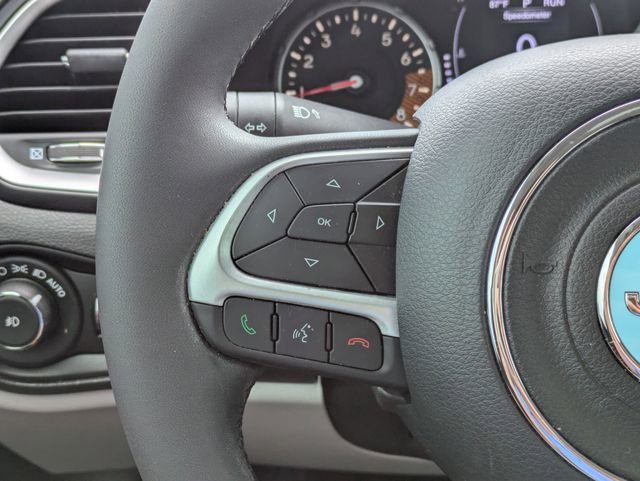 Used 2019 Jeep Renegade Latitude FWD image 26