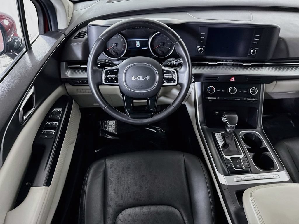 Used 2022 Kia Carnival LX FWD image 3