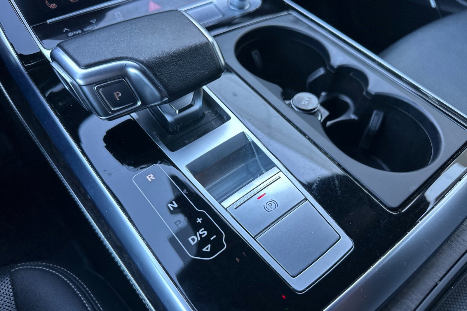 Used 2023 Audi Q8 Prestige w/ Prestige Package image 18