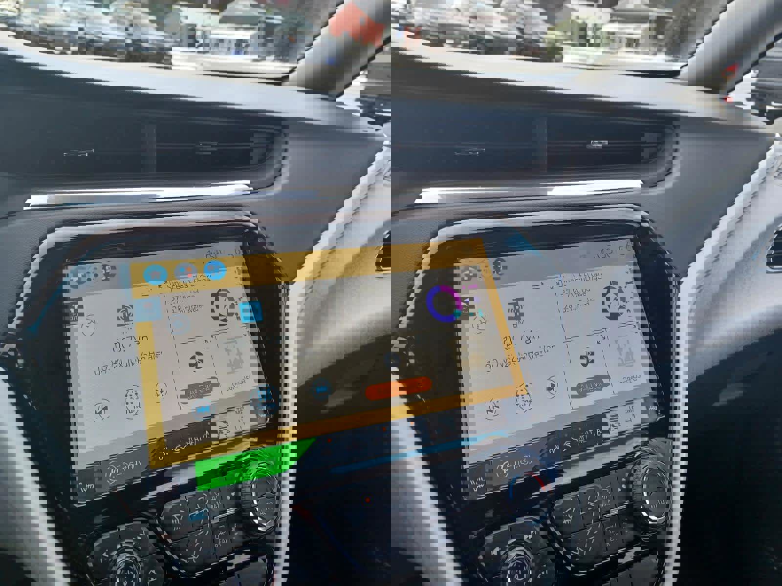 Used 2019 Chevrolet Bolt Premier w/ Infotainment Package image 10