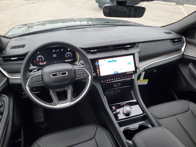 New 2026 Jeep Grand Cherokee Limited w/ Limited Altitude Package AWD/4WD image 14