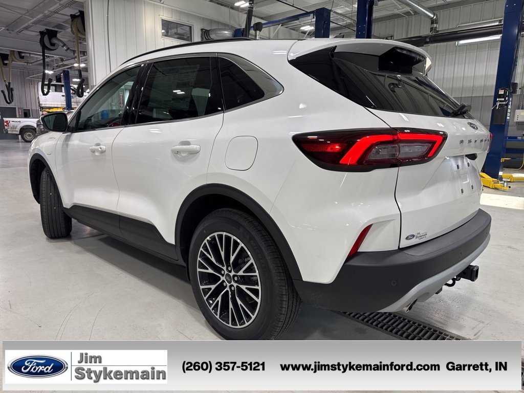 New 2025 Ford Escape SE w/ Class II Trailer Tow Package image 6