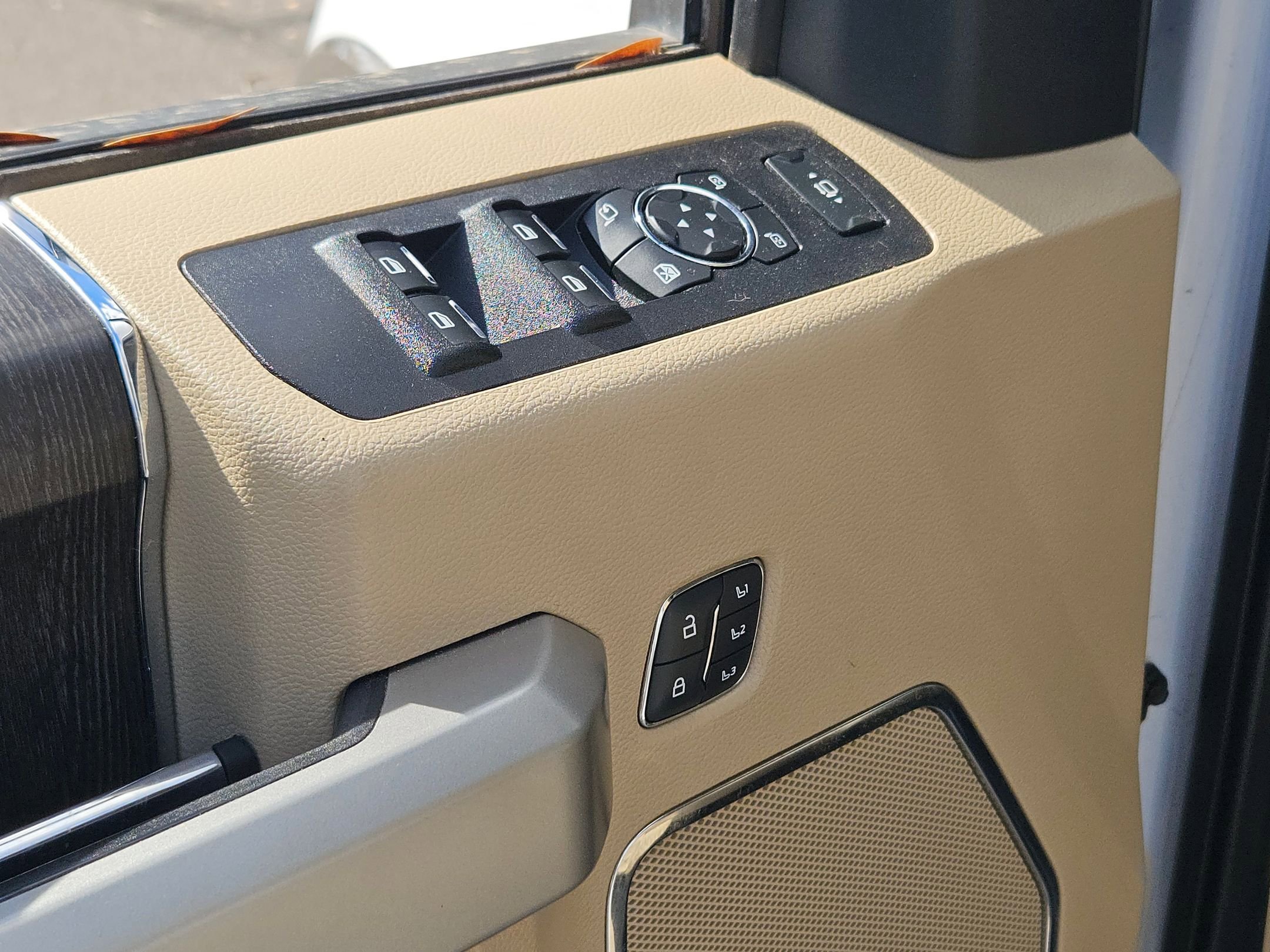 Used 2020 Ford F350 Lariat w/ Lariat Ultimate Package image 12