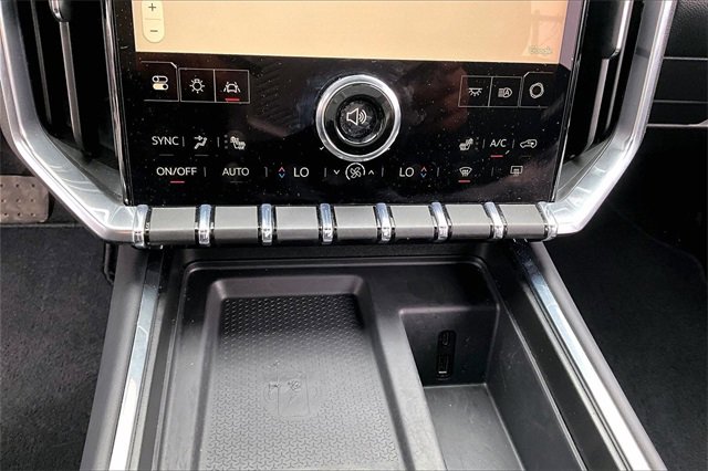 Used 2025 GMC Acadia Elevation image 16