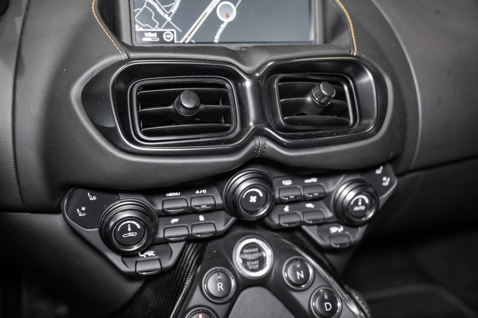 Used 2019 Aston Martin V8 Vantage image 26