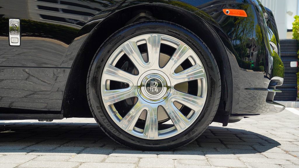 Used 2016 Rolls-Royce Dawn image 30