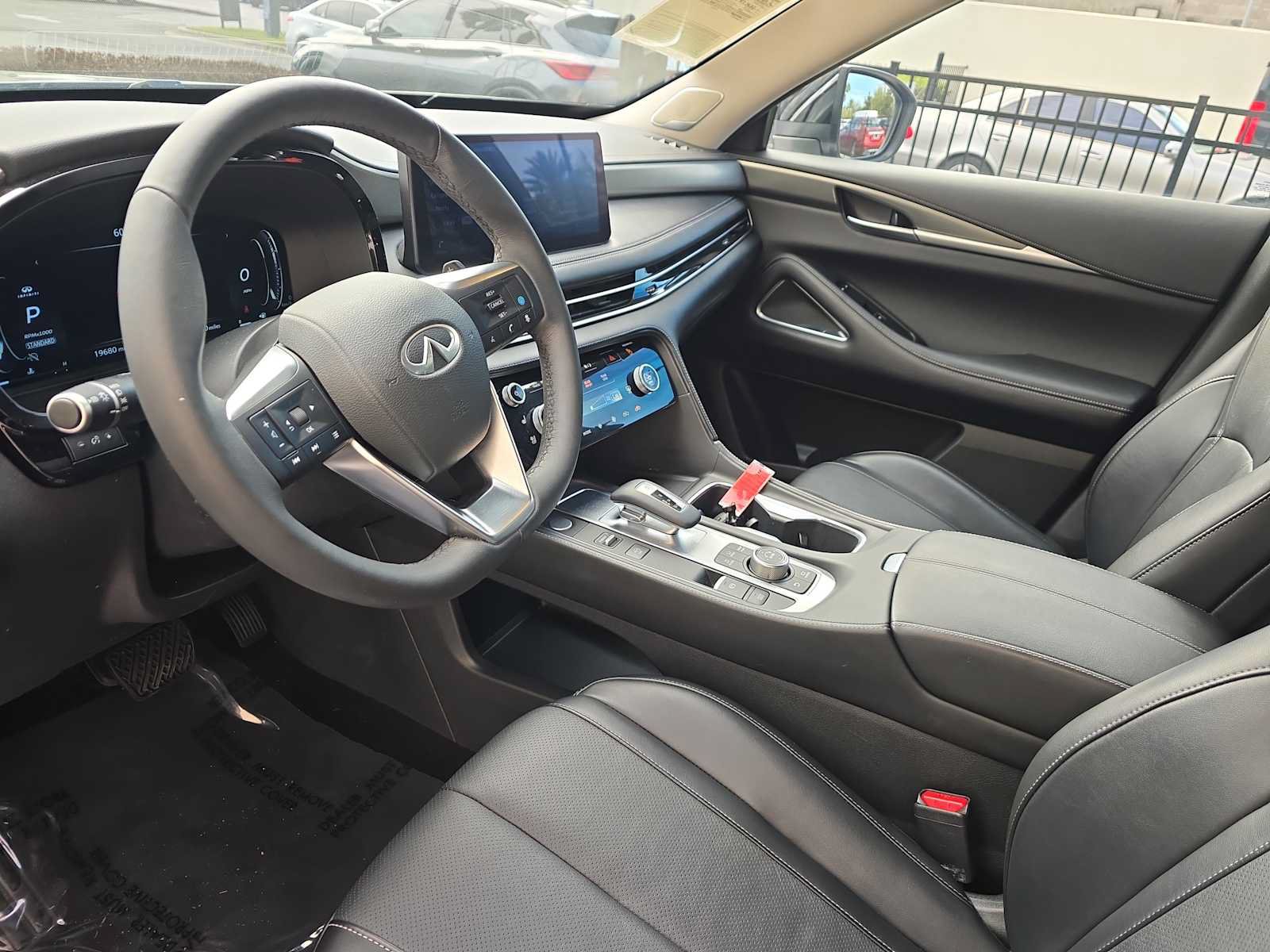 Used 2025 INFINITI QX60 Luxe FWD image 17