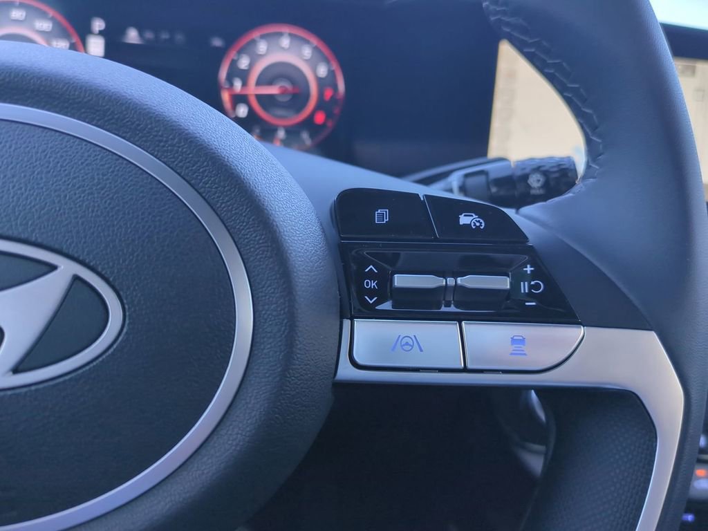 New 2026 Hyundai Elantra Limited image 32