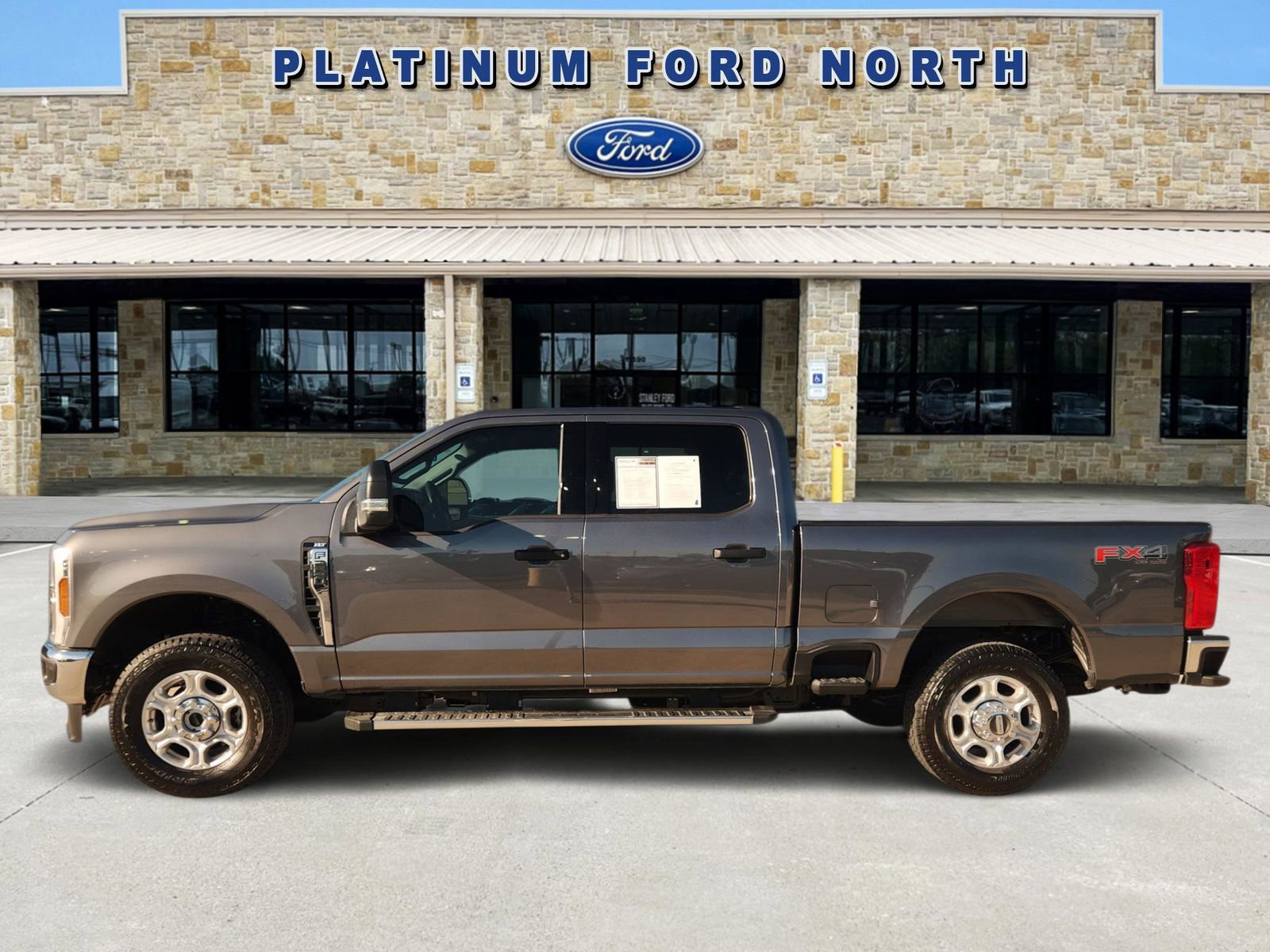 Used 2025 Ford F250 XLT w/ FX4 Off-Road Package AWD/4WD image 3