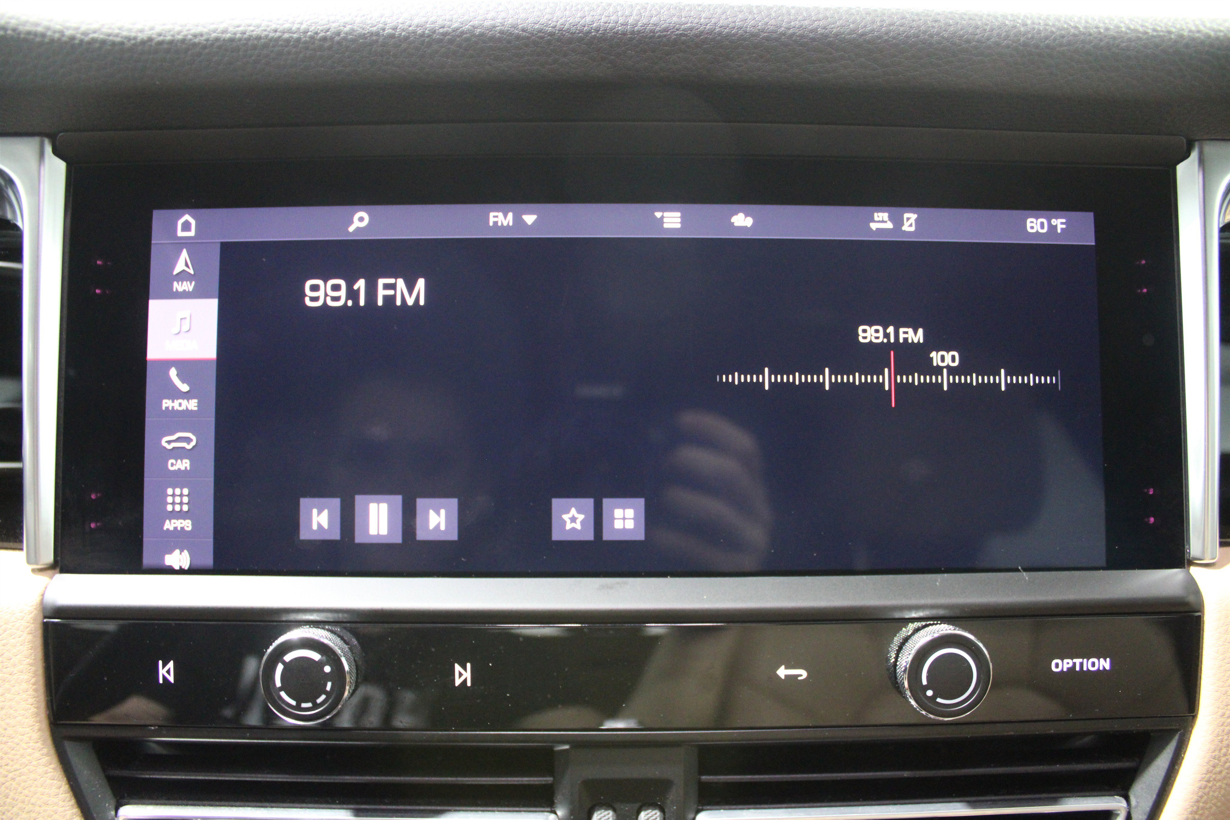 Used 2024 Porsche Macan Turbo image 14