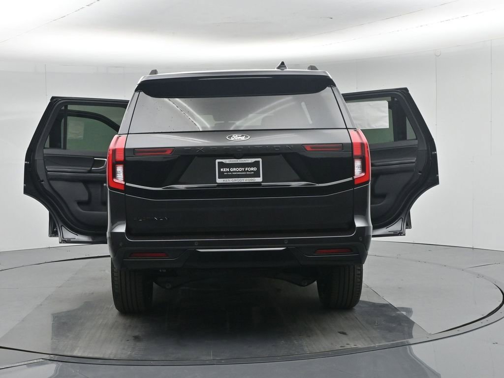 New 2026 Ford Expedition Platinum w/ Stealth Performance Package image 37