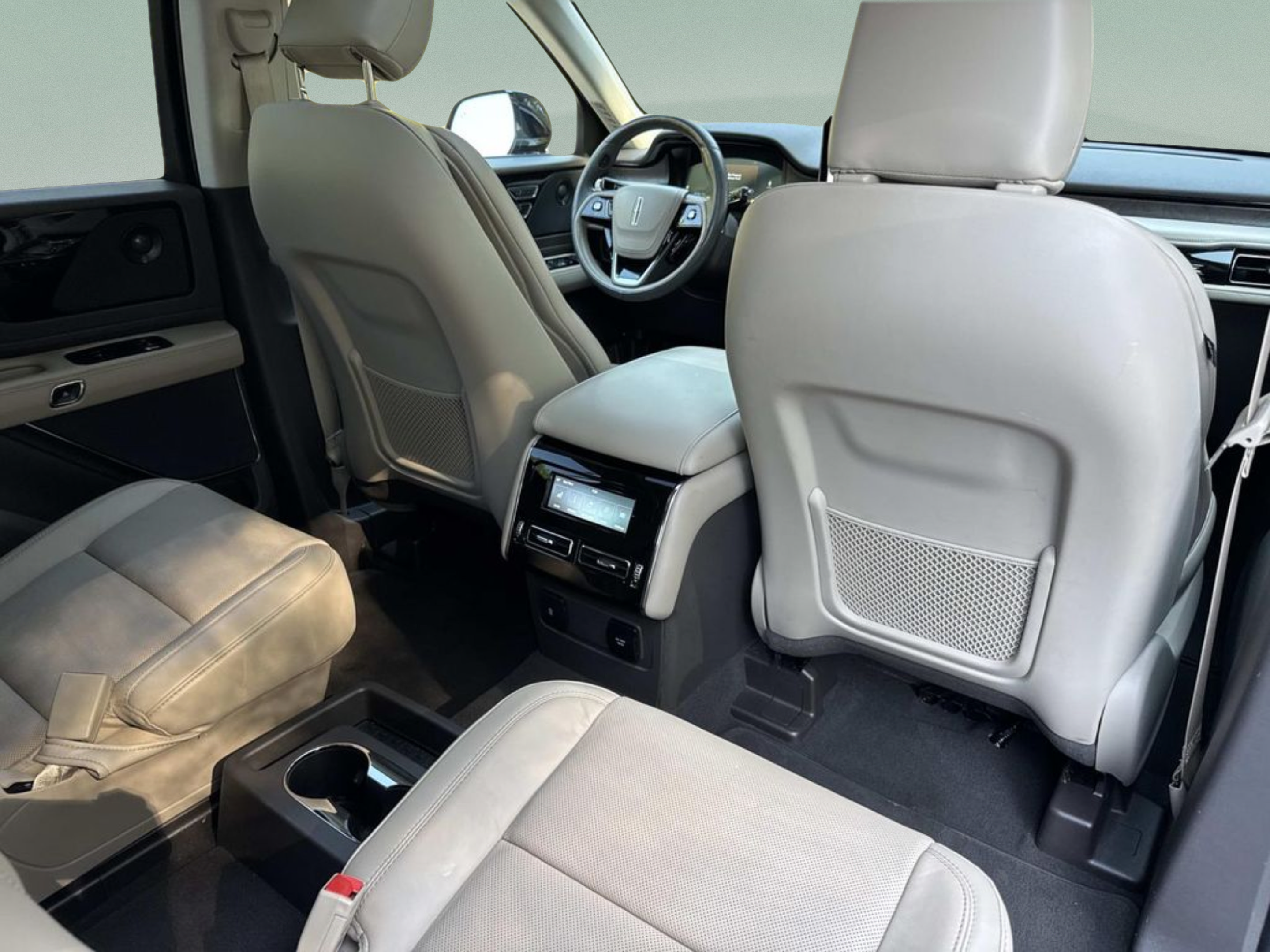 Used 2021 Lincoln Aviator Reserve w/ Elements Package Plus AWD/4WD image 16